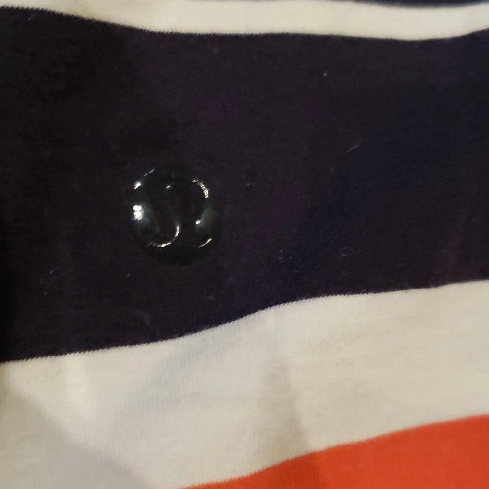 Striped Lululemon split back tank top - Picture 4 of 5